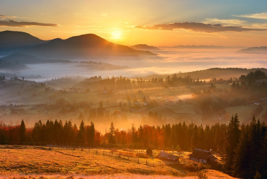 Sunrise in the mountain with sea of clouds